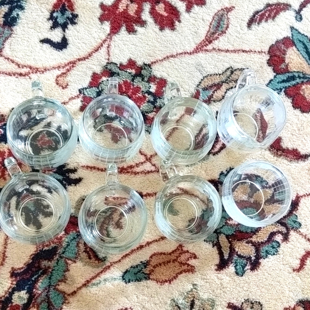 Nestle globe 8 piece tea set